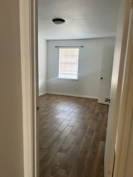 Building Photo - 2762 Panama St