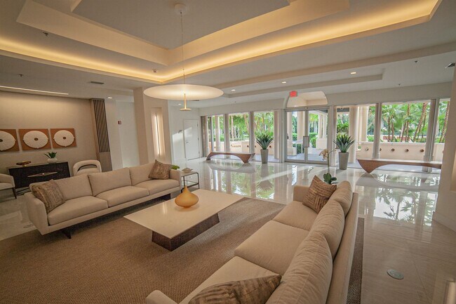 Building Photo - Luxury Seasonal or Annual Rental in the Prestigious Grand Bay Community – Longboat Key