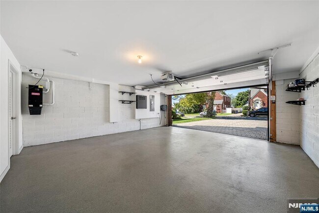 Building Photo - 506 Westview Ave