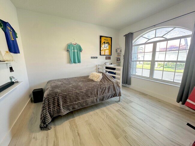 Building Photo - 1813 Wood Fern Dr