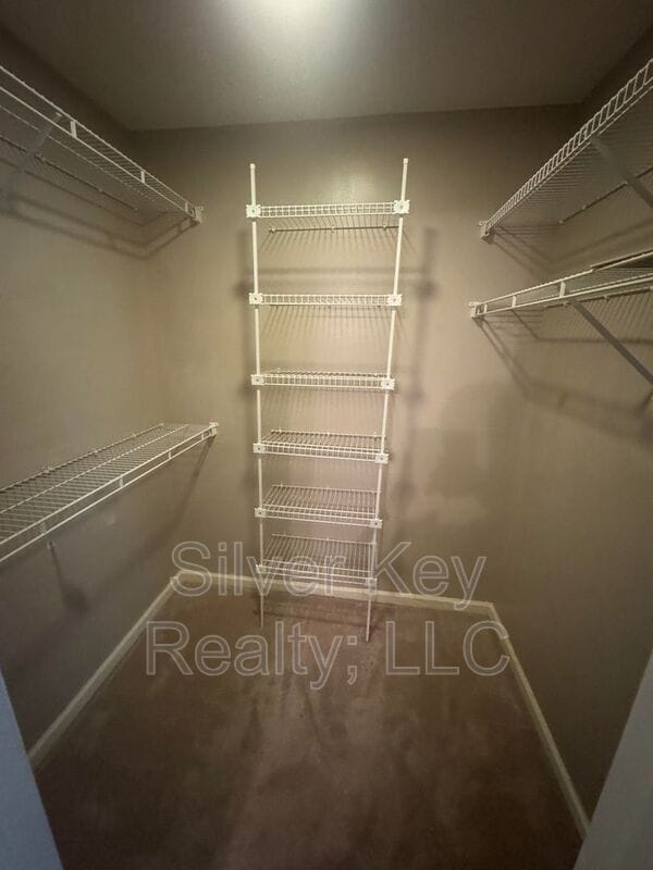 Building Photo - 136 S Matlock Ave