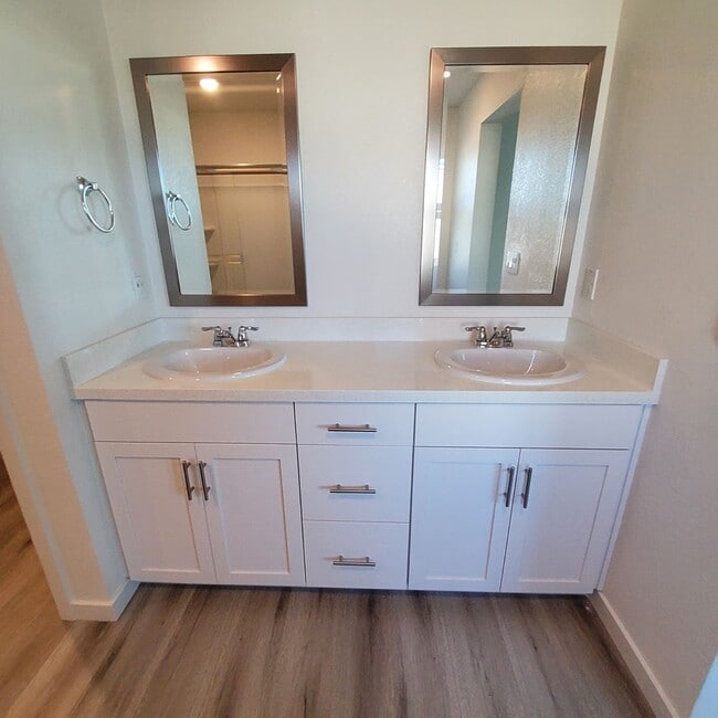 Building Photo - 2209 George Dr