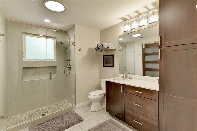 Building Photo - 510 Bulian Ln