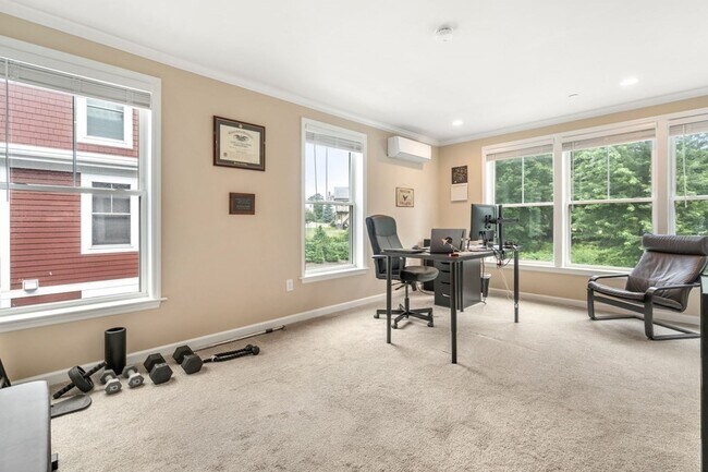 Building Photo - 1 Elm St