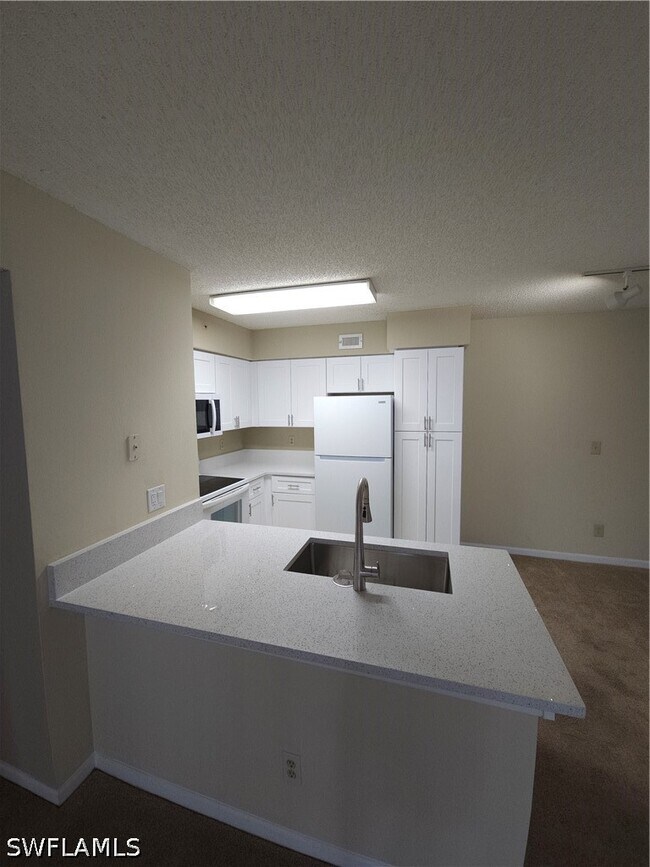 Building Photo - 13631 Eagle Ridge Dr