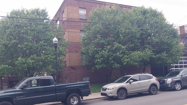 Primary Photo - 5735 Ellsworth Ave