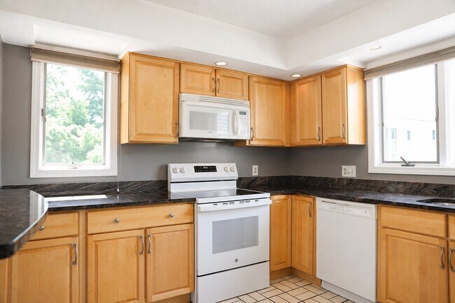 Building Photo - 701 Sherwood Forest Ln