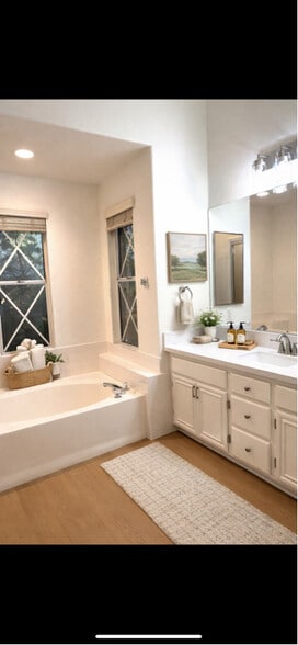 Building Photo - 12432 Caminito Brioso