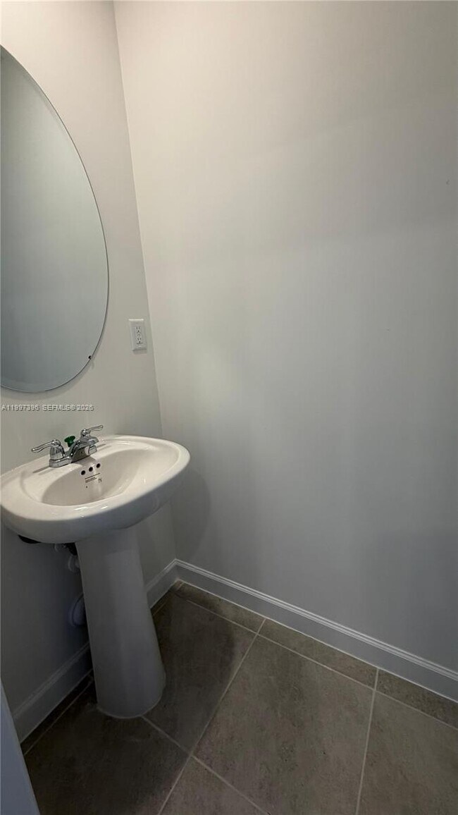 Building Photo - 1087 NW 2nd Ter