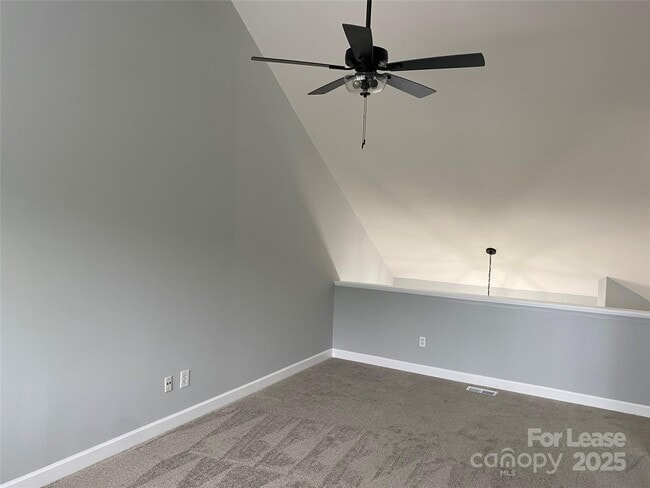 Building Photo - 14550 Waterside Dr