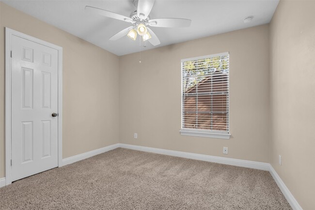 Building Photo - 6 Meadow Cove Dr