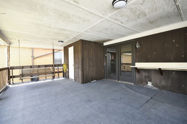 Building Photo - 2102 West St