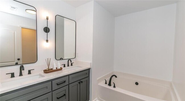 Building Photo - 150 The Preserve Dr