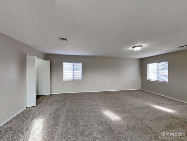 Building Photo - 2618 S Devonna Ln