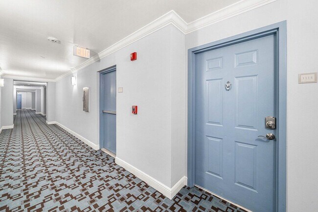 Building Photo - 255 Evernia St