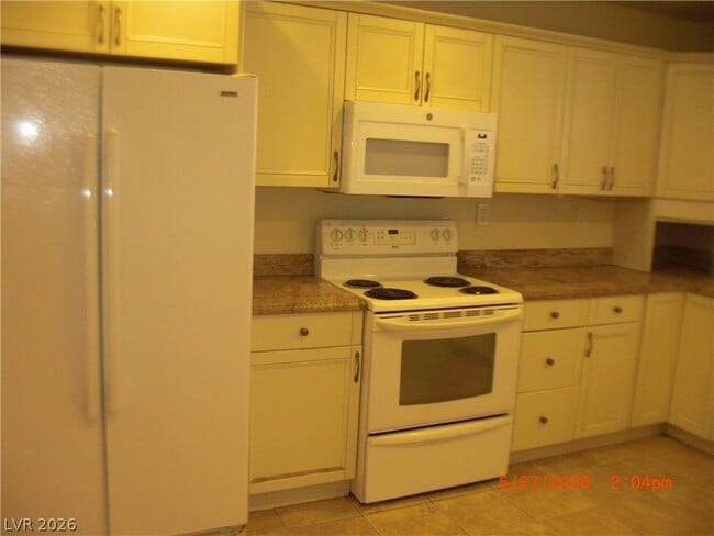 Building Photo - 1112 Tam O Shanter