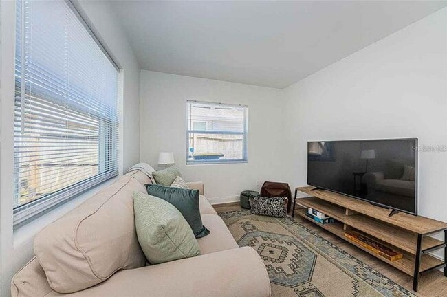 Building Photo - 1233 Sedeeva Cir S