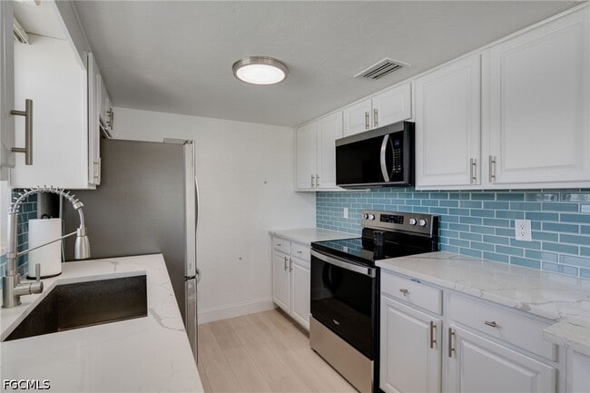 Building Photo - 6500 Estero Blvd