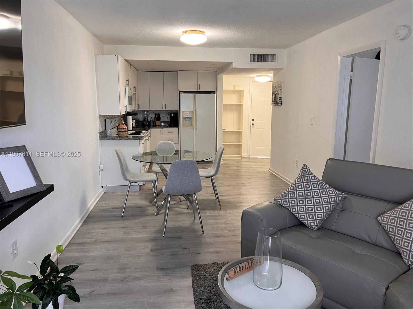 Building Photo - 677 SW 9th Ave