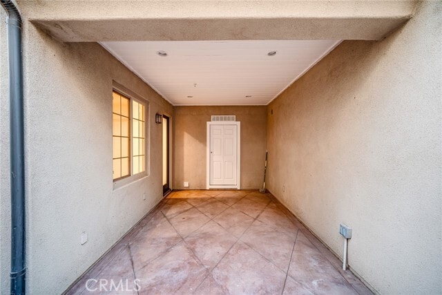 Building Photo - 70 Latitude