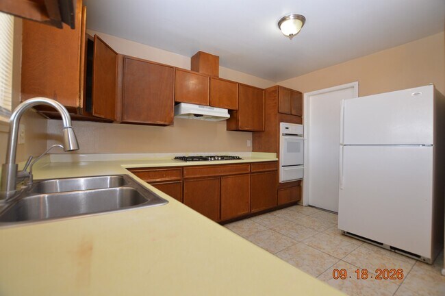 Building Photo - 617 Vincent Way