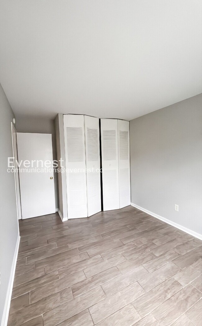 Building Photo - 3-Bedroom Home with Spacious Living and Convenient Amenities / Pet-Friendly / Vouchers Accepted /...