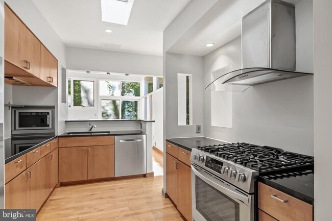 Building Photo - 2227 Glasgow Rd