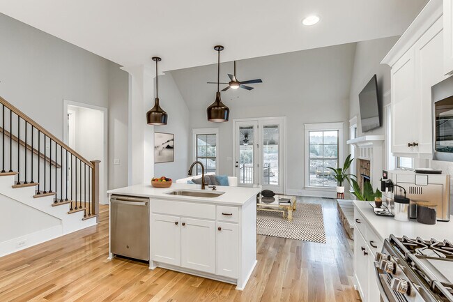 Building Photo - 122 Shady Hollow Dr