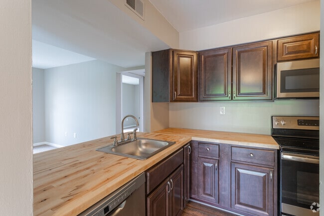 Kitchen - Mulberry Station Apartments