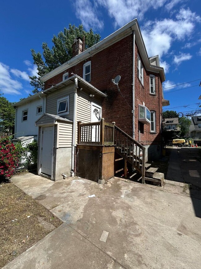 Building Photo - 59 Sanhican Dr