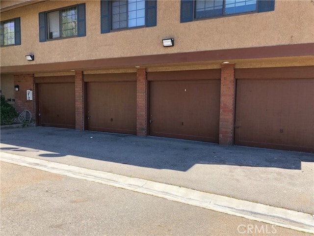 Building Photo - 2965 N Orange Olive Rd