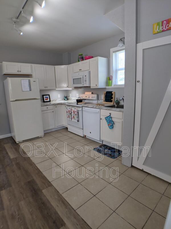 Building Photo - 389 N Spot Rd