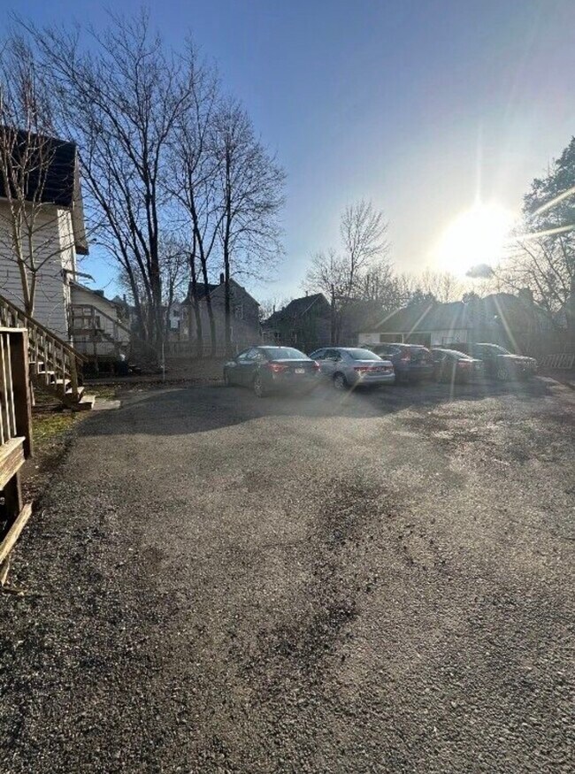 Building Photo - 97 Oak St