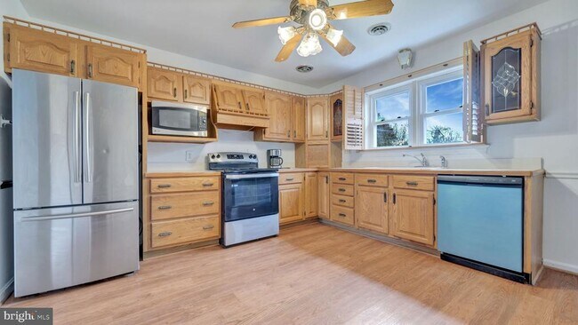 Building Photo - 6503 Horseshoe Rd