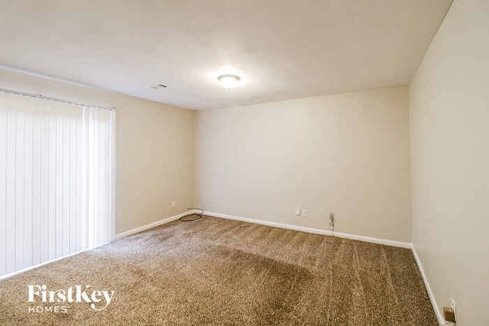 Building Photo - 5266 Ridge Forest Dr