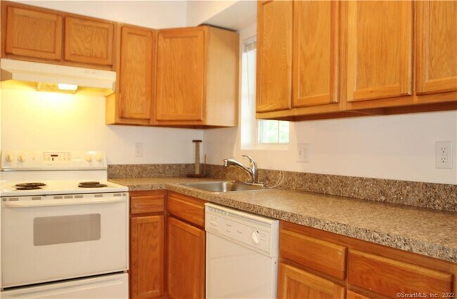 Building Photo - 673 Hope St