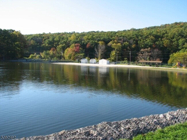 Building Photo - 55 Orchard Dr