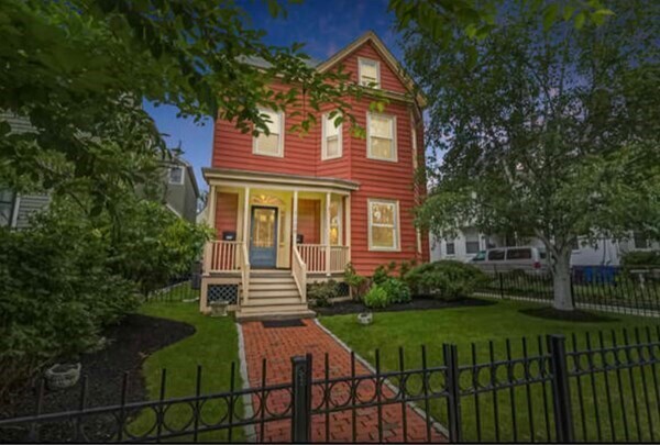 Building Photo - 1529 Cambridge St