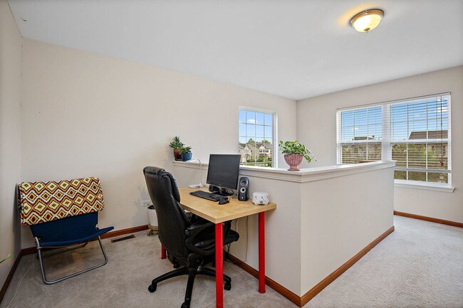 Building Photo - 1661 Cameron Dr