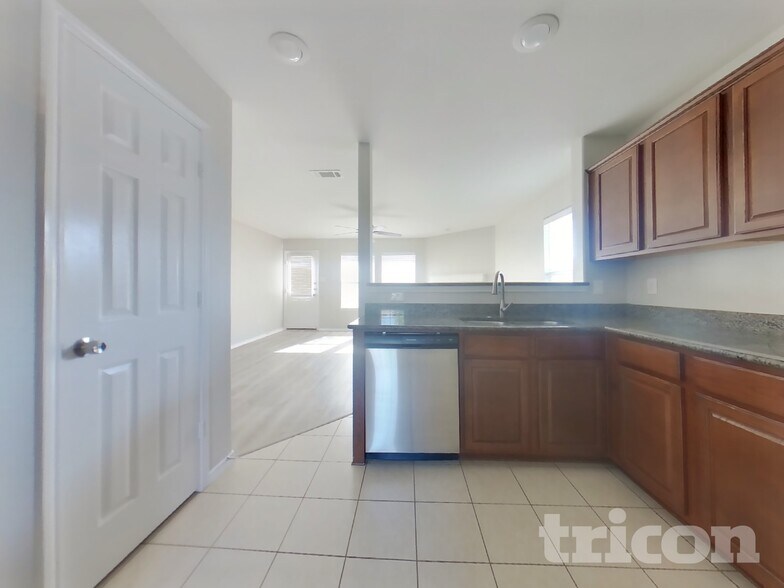 Building Photo - 9200 Tierra Verde Dr