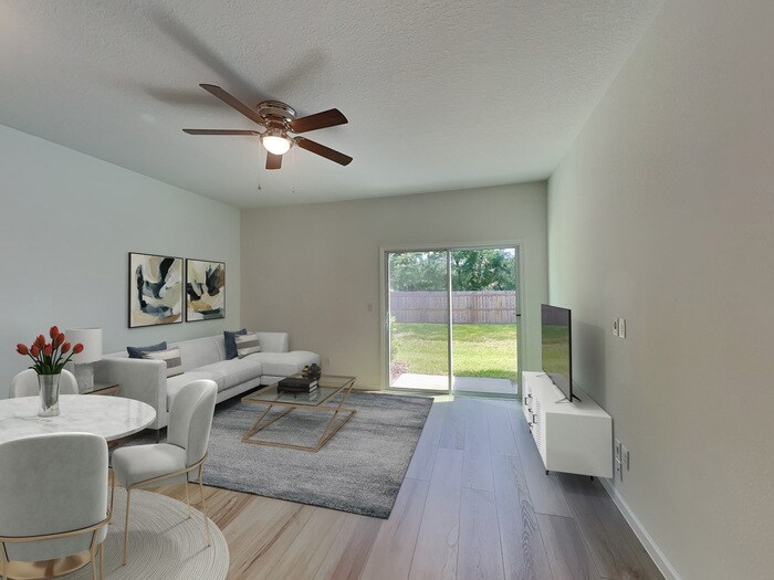 Building Photo - 626 Holly Lks Dr