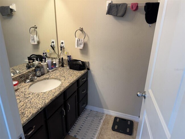 Building Photo - 4639 SW 48th Dr