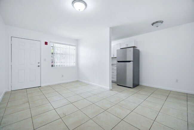 Interior Photo - 750 NW