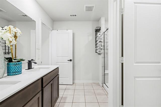 Building Photo - 706 Spur Ridge