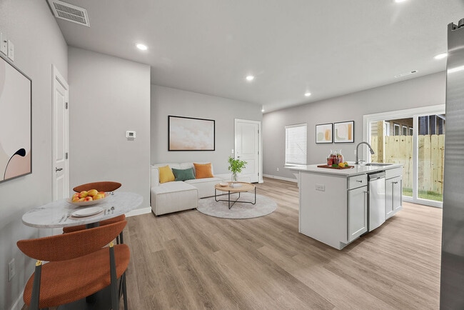 Building Photo - 2602 SW Convent St