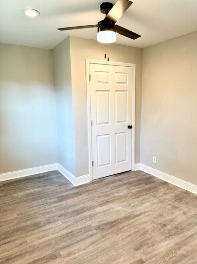 Building Photo - 919 Hobson