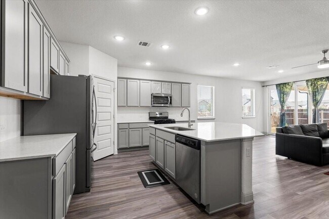 Building Photo - 18017 Nepi Dr