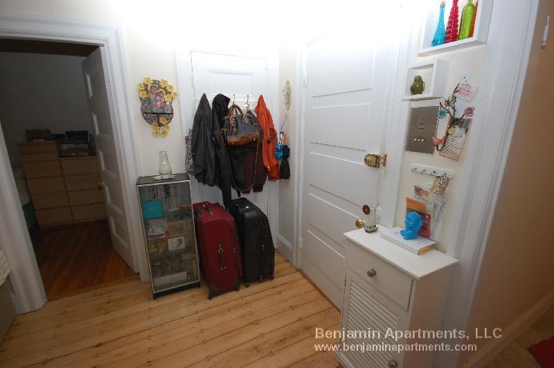 Building Photo - 1067 Beacon St