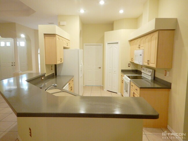 Building Photo - 1504 Canoe Drive Lutz FL