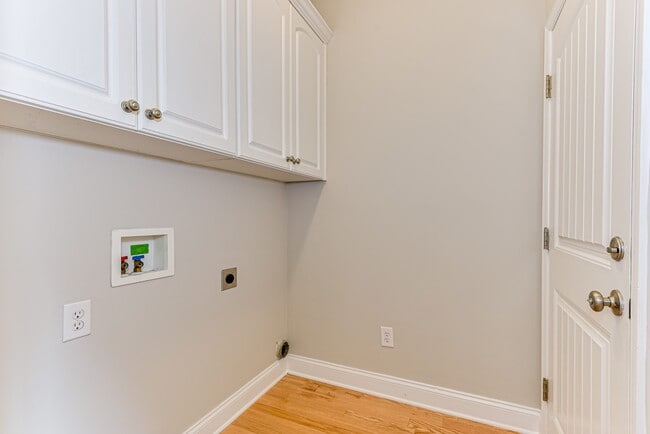 Building Photo - 4116 Chastain Dr